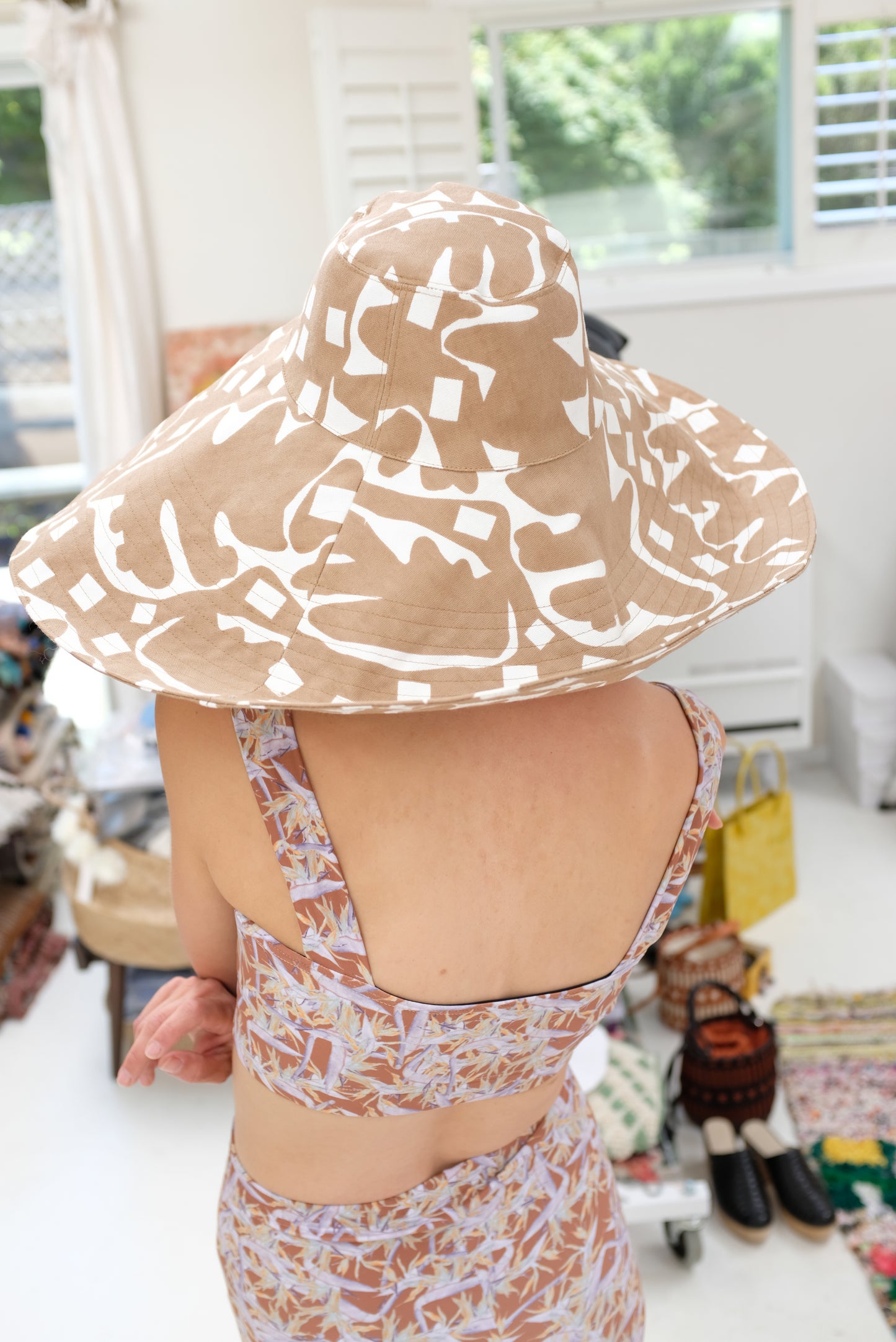 Beklina Voluminoso Hat Mexican Divorce