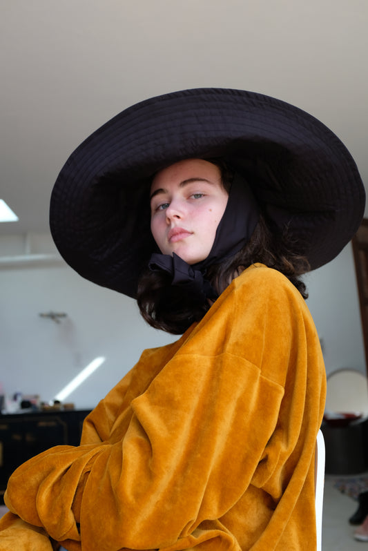 Beklina Voluminoso Tie Hat Black