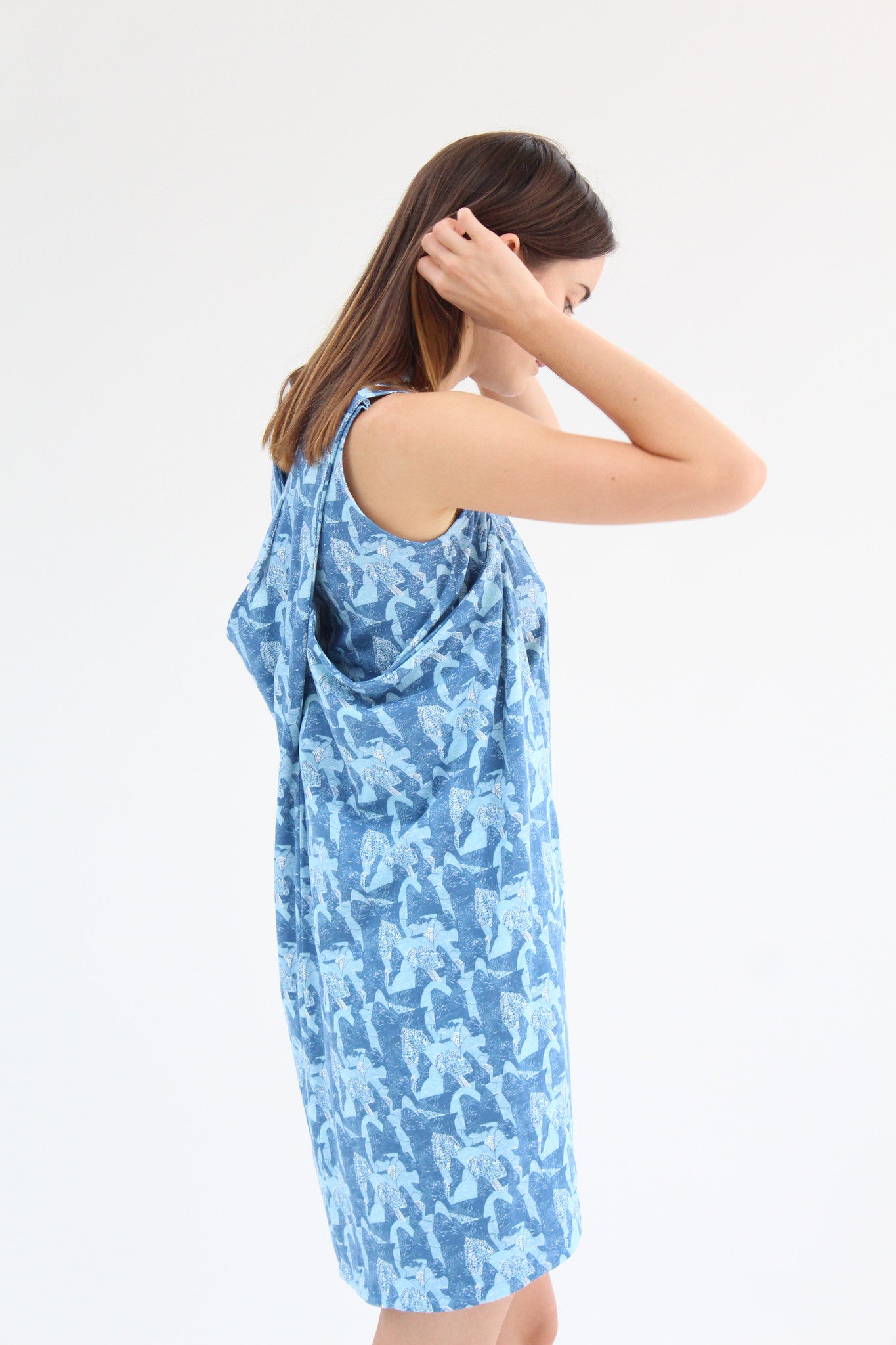 Lina Rennell Criss Cross Jersey Wrap Dress Print / BEKLINA