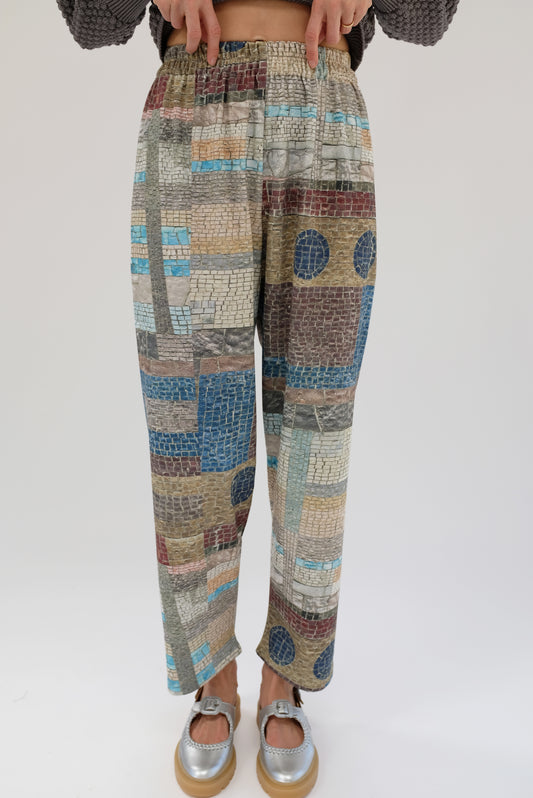 Beklina Basic Pant Iceland Mural