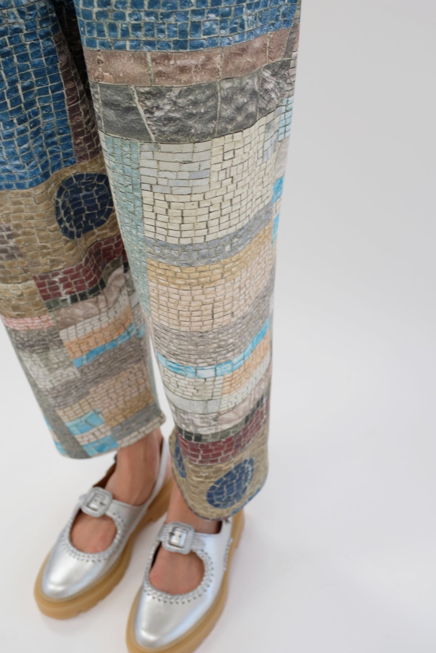 Beklina Basic Pant Iceland Mural