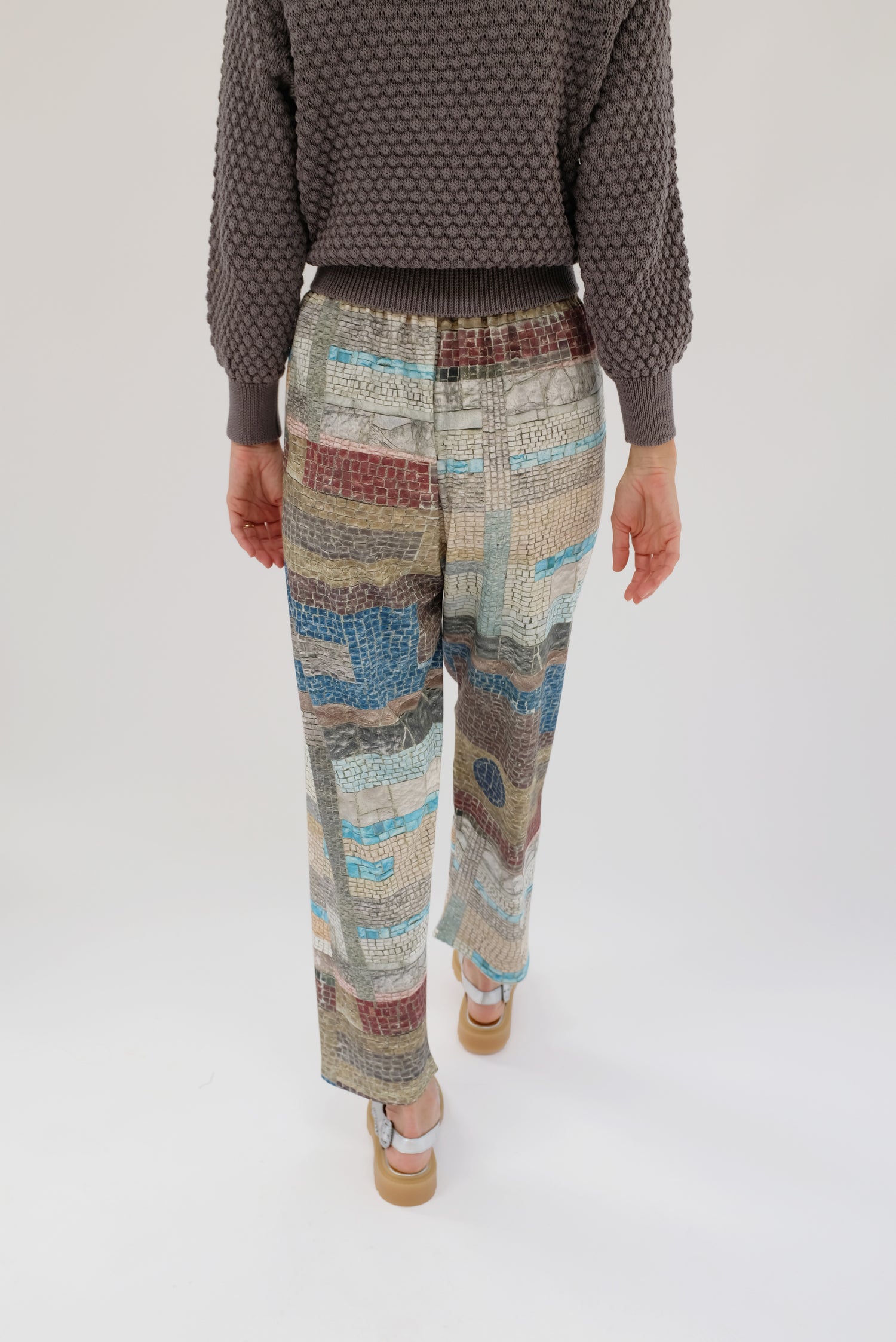 Beklina Basic Pant Iceland Mural