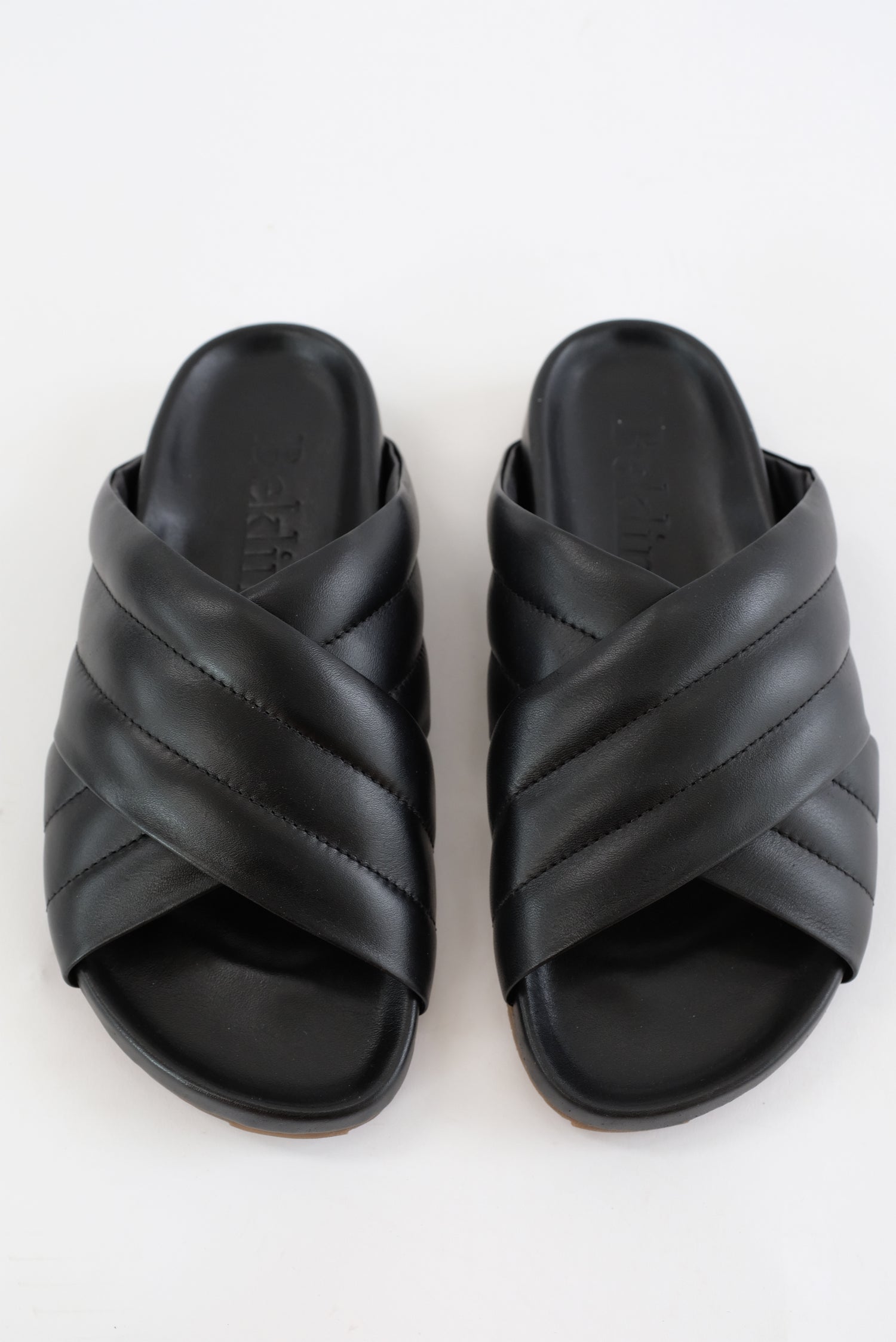 Beklina Gubi Cross Slide Black