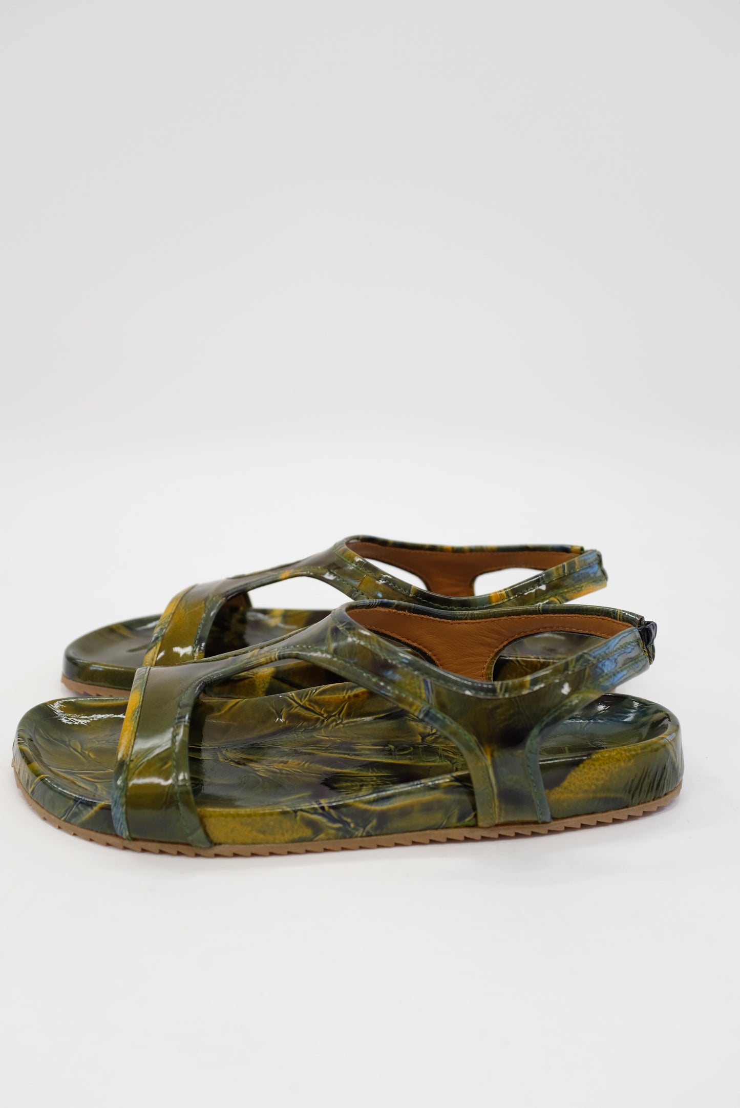 Beklina Gubi Sandal Gassosa