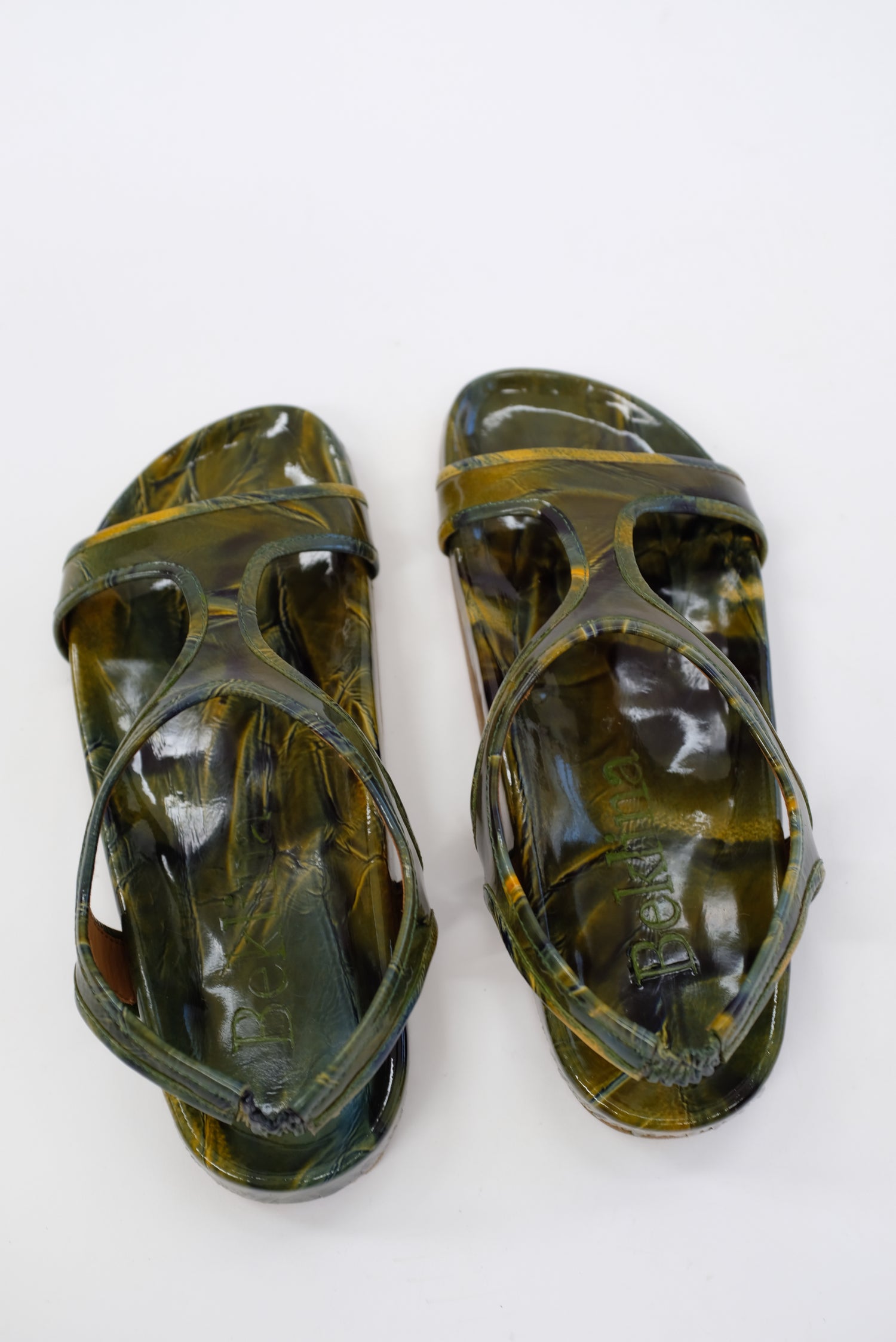 Beklina Gubi Sandal Gassosa