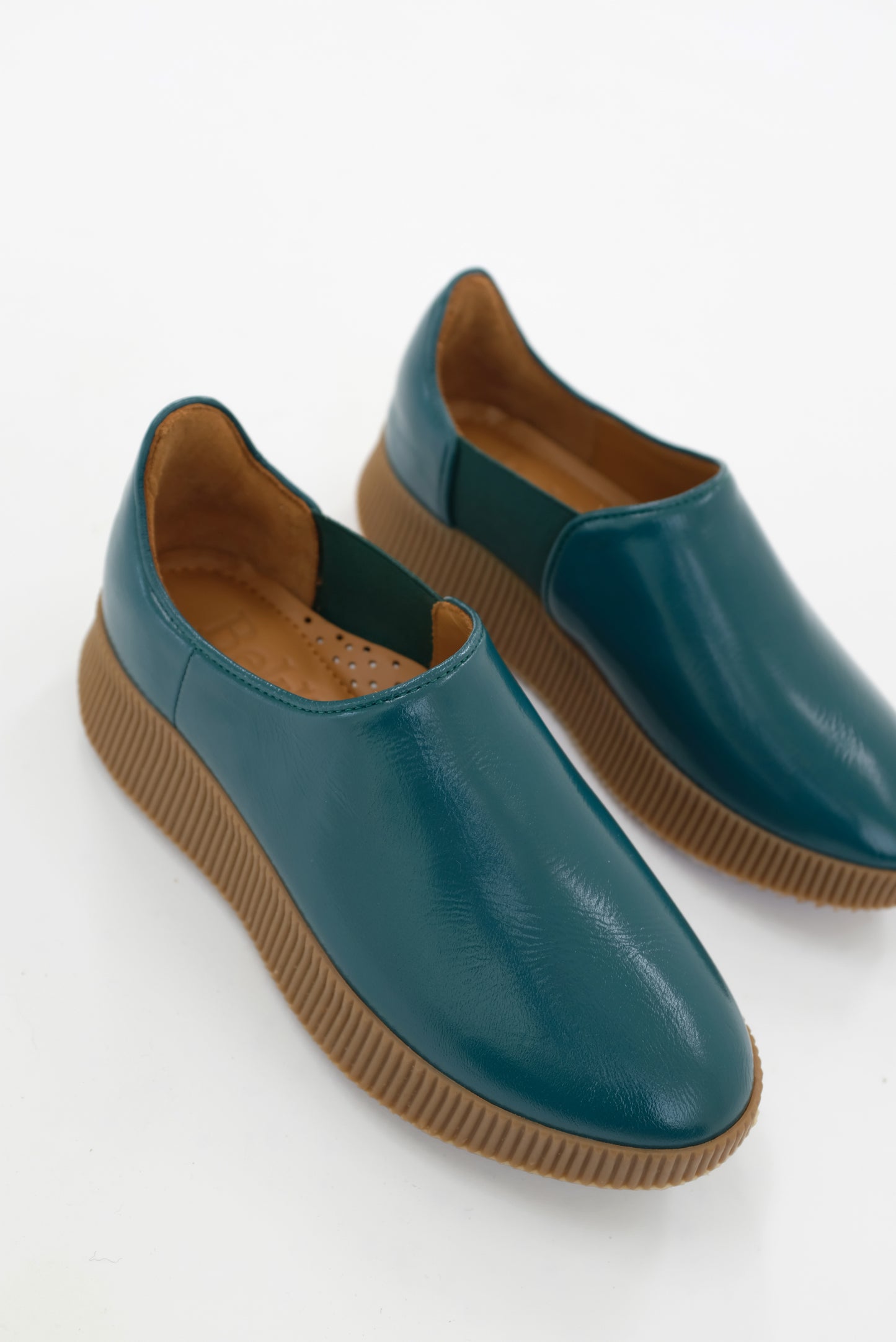Beklina Beatriz Slip-on Sneaker Cypress