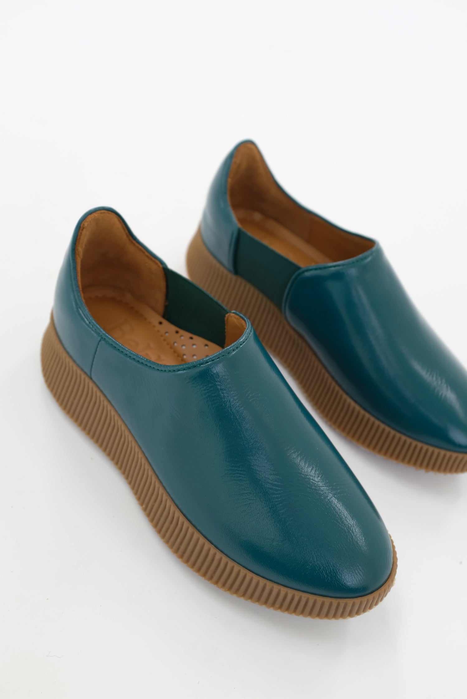 Beklina Beatriz Slip-on Sneaker Cypress