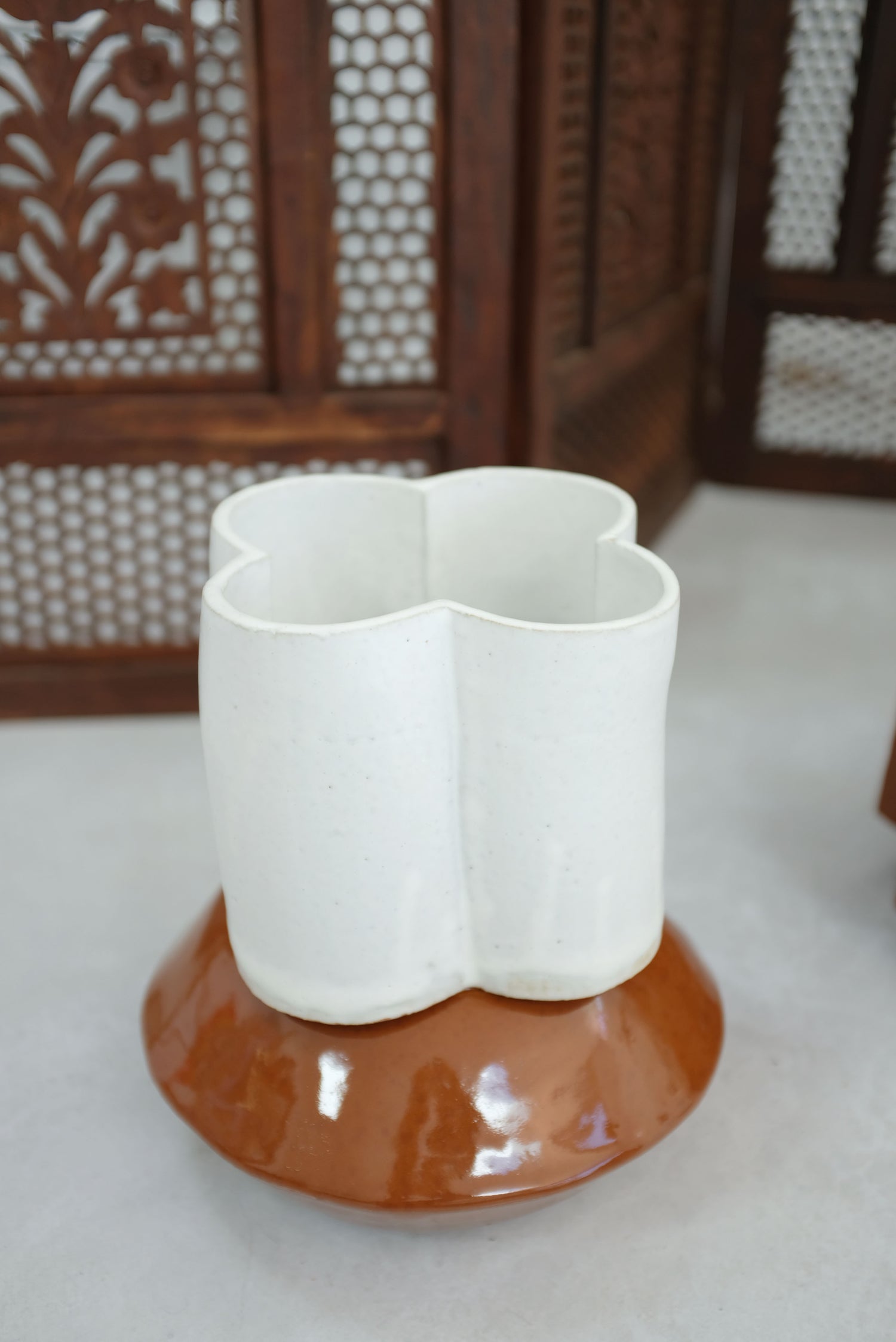 Bari Ziperstein Oval Scallop Vase Marsh/Cinnamon