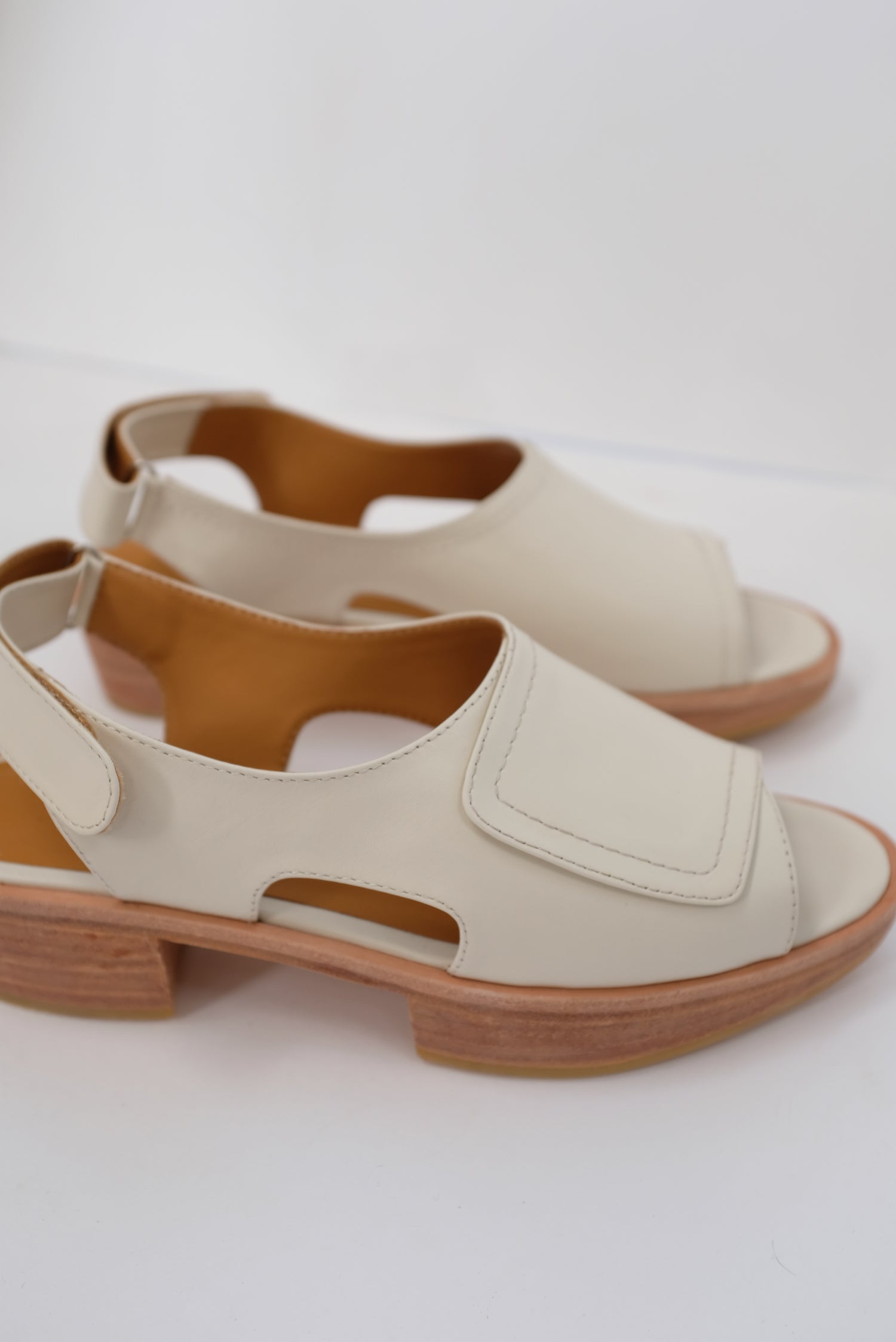 Beklina Aya Sandal Off White