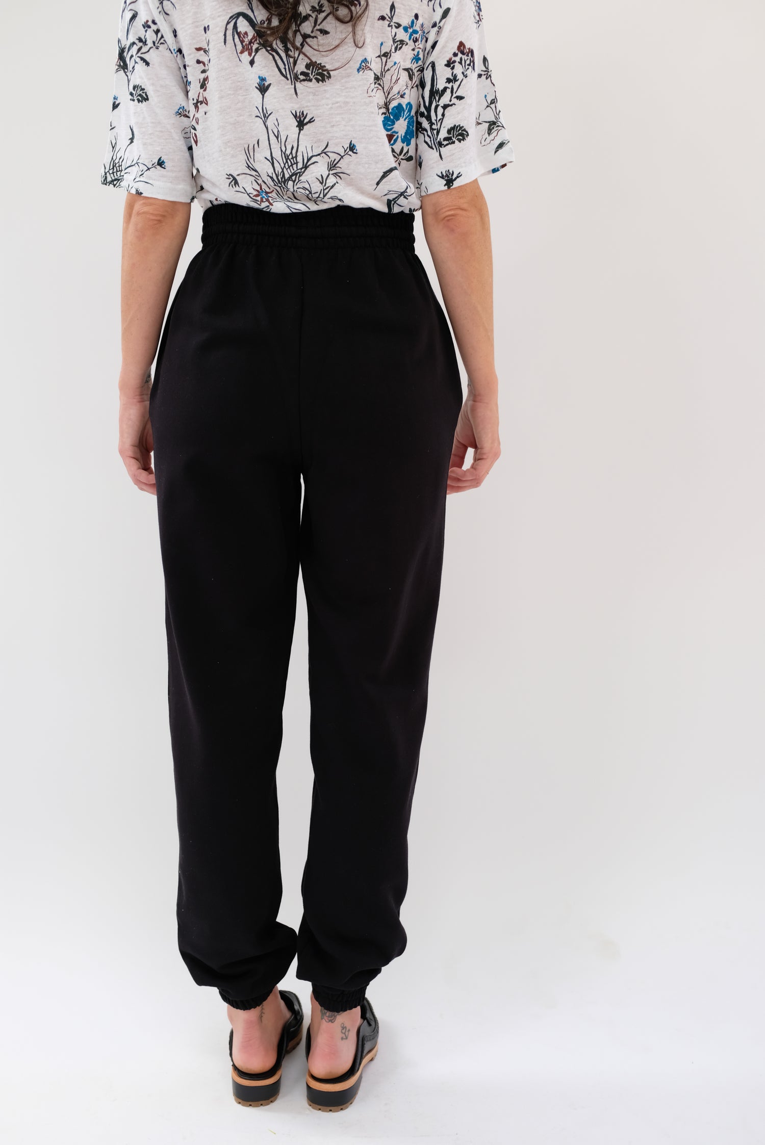 Baserange Sweat Pants Black – Beklina