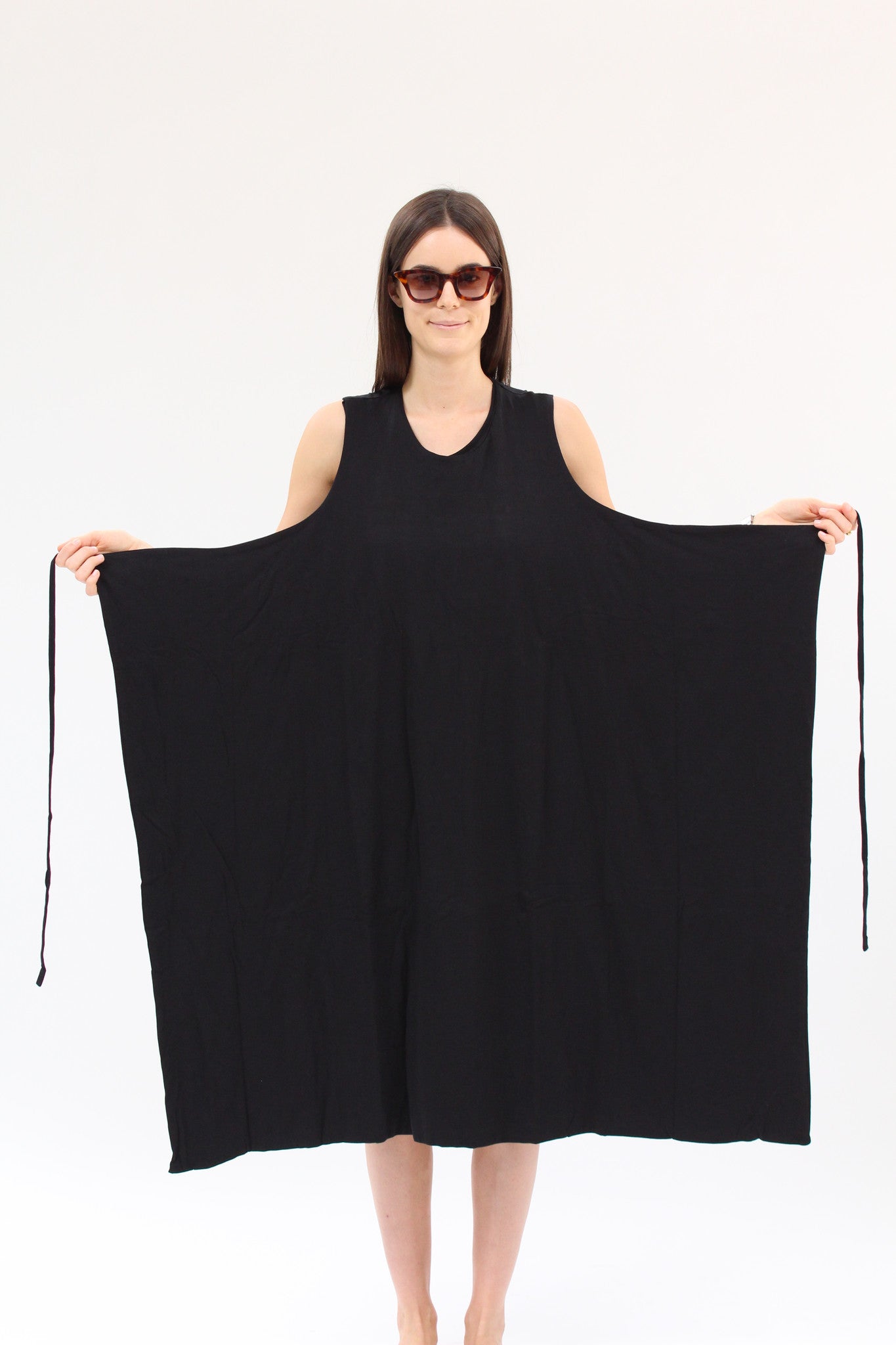 Kowtow Envelope Dress Black / Beklina